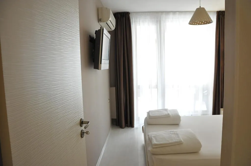 Black Sea Brееze Apartment Varna Bulgaria