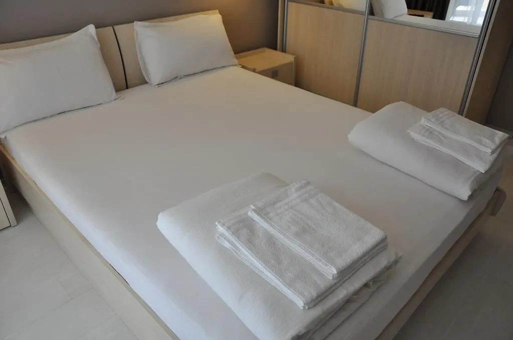 Black Sea Brееze Apartment ヴァルナ