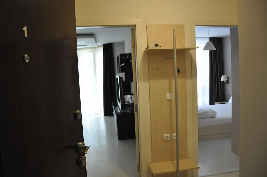Black Sea Brееze Apartment ヴァルナ